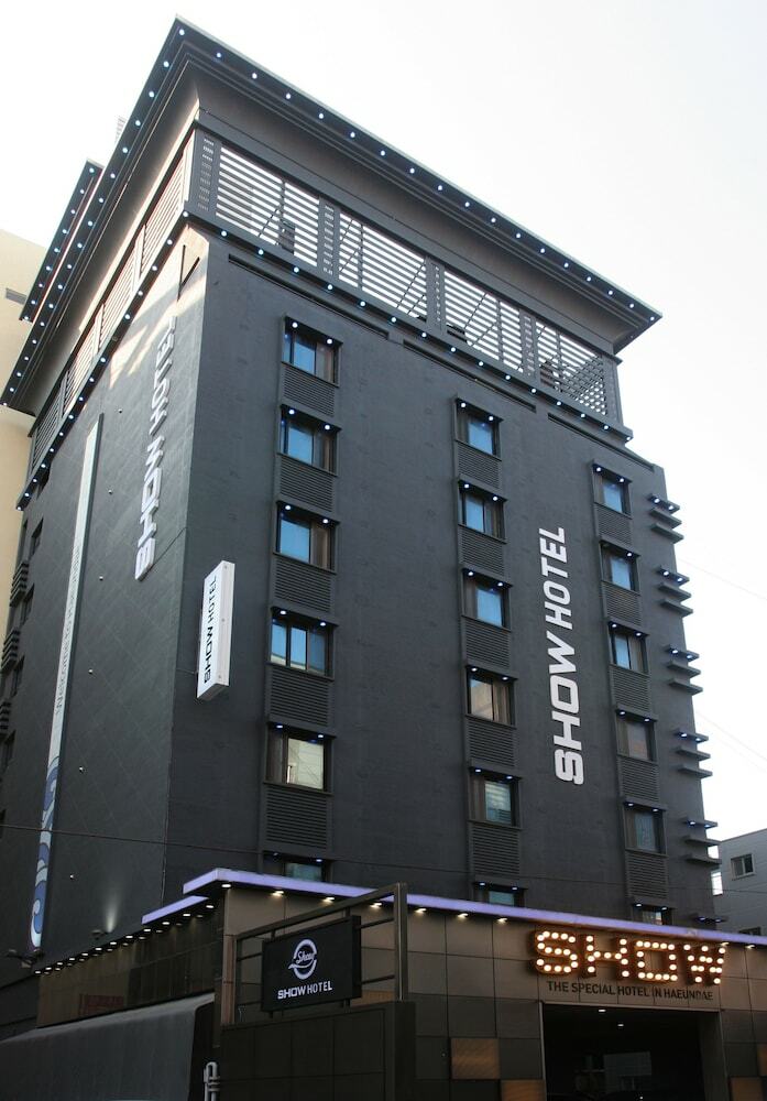 Show Hotel