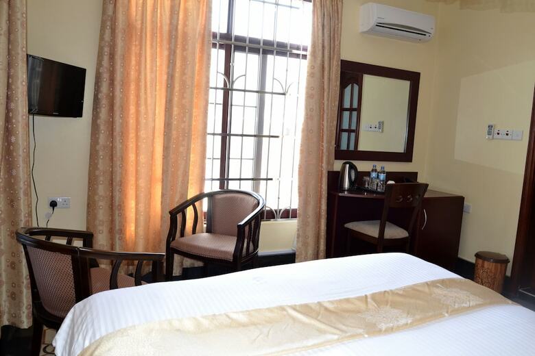Lantana Hotel