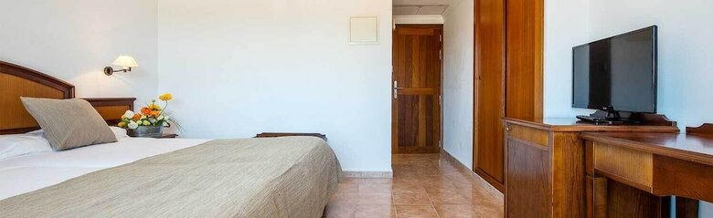 Hotel Playa Mondrag�