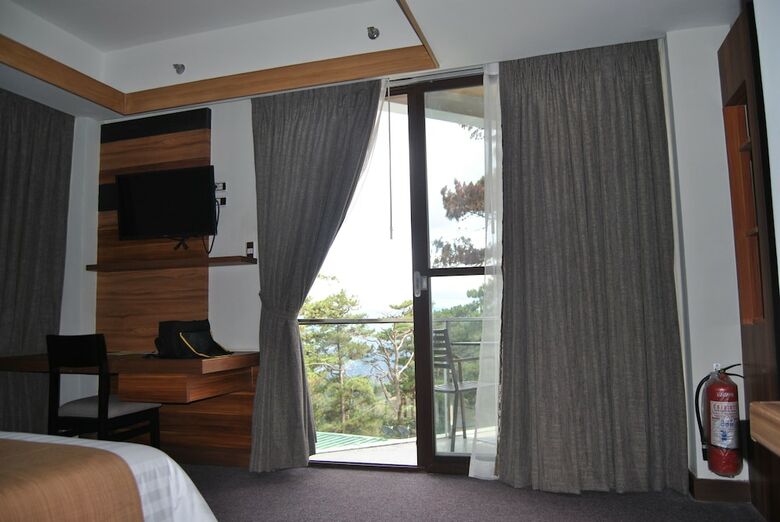 Hotel Grand Sierra Pines Baguio