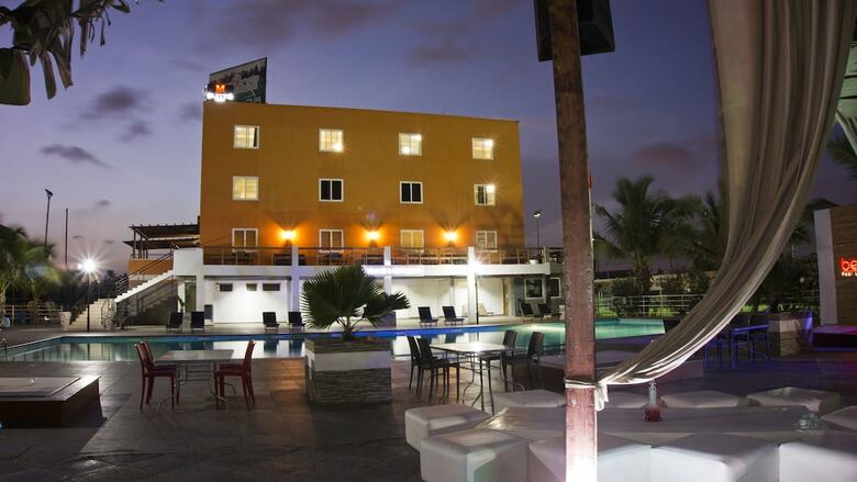 M Suites Hotel