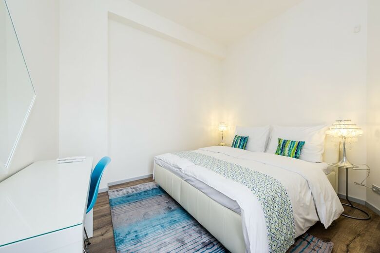 Empirent Mucha Apartments