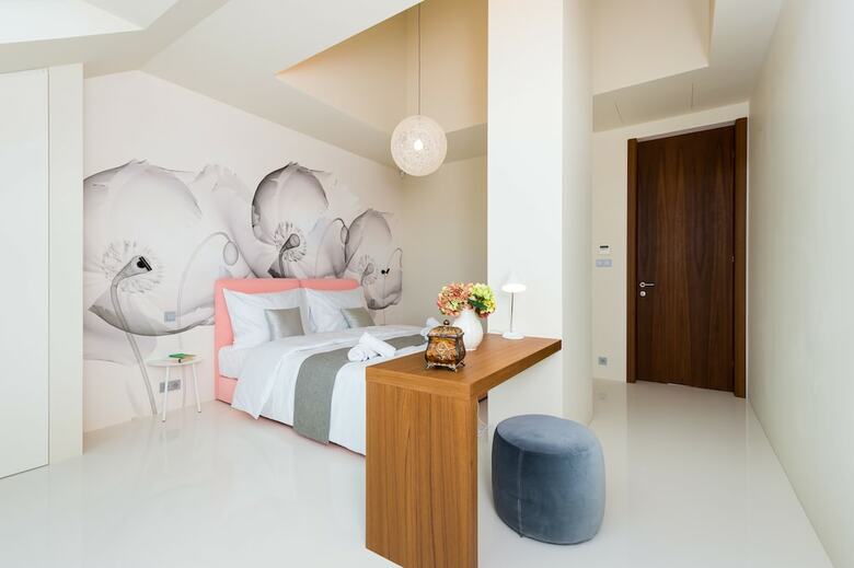Empirent Mucha Apartments