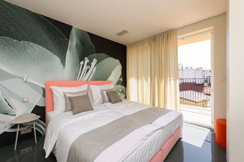 Empirent Mucha Apartments