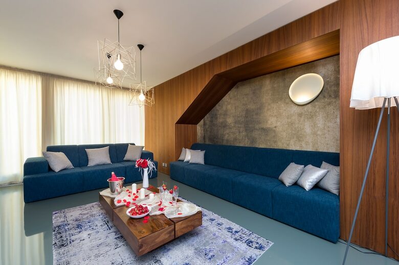 Empirent Mucha Apartments