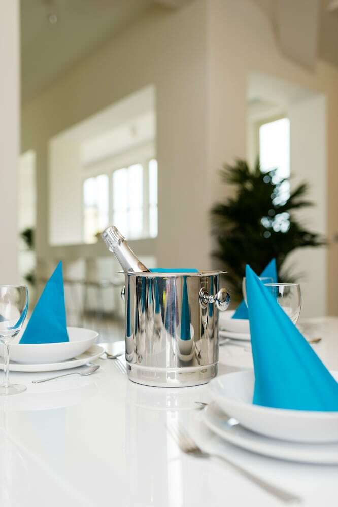 Empirent Mucha Apartments