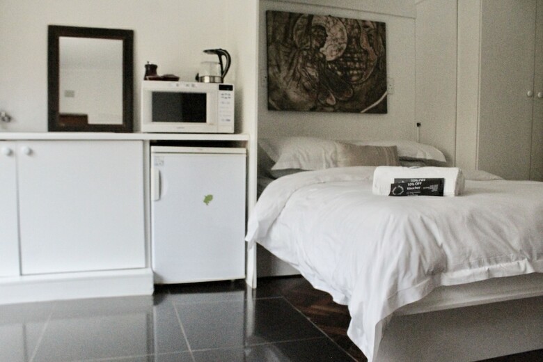 Bed & Breakfast The John Bauer Pottery Studio