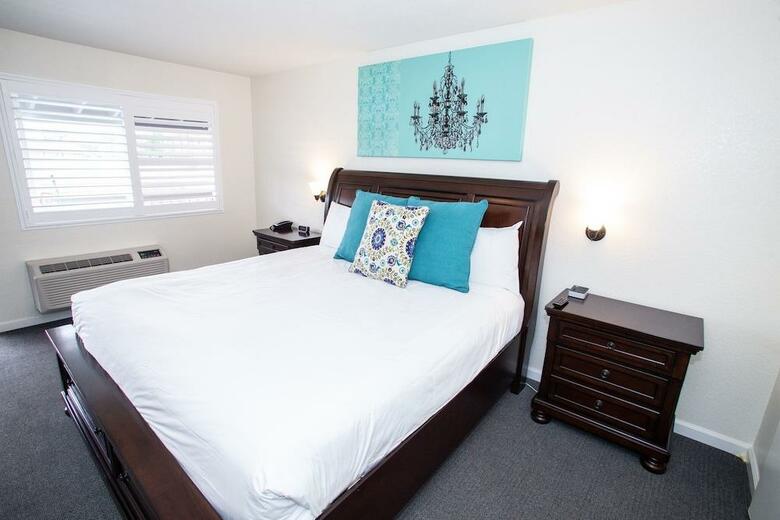 Magnolia Tree Hotel