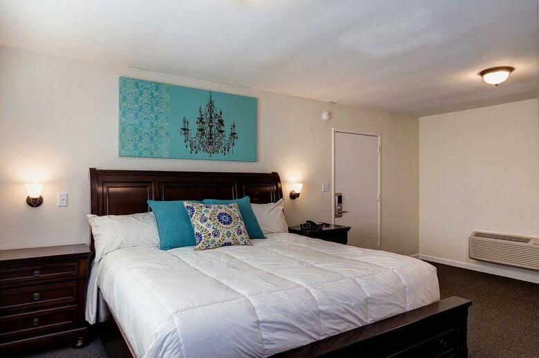 Magnolia Tree Hotel
