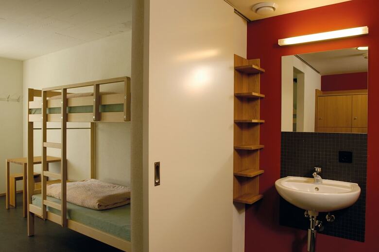 Hostal Youth Hostel Valbella