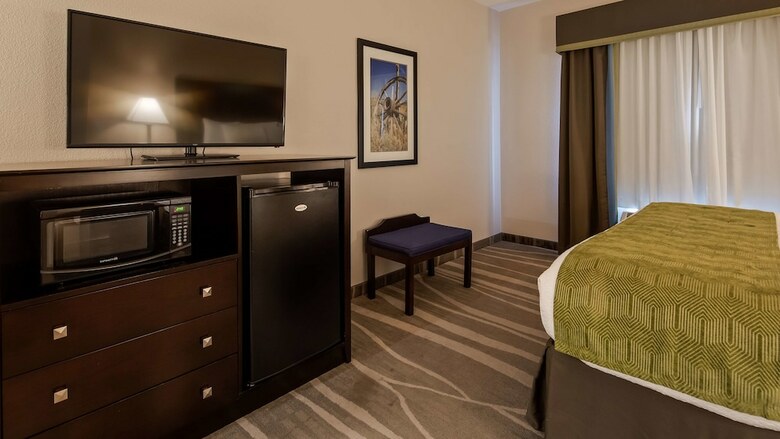 Best Western Plus Denver City Hotel And Suites