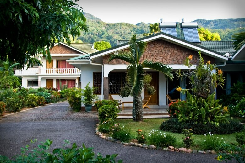 Hotel Villa De Roses