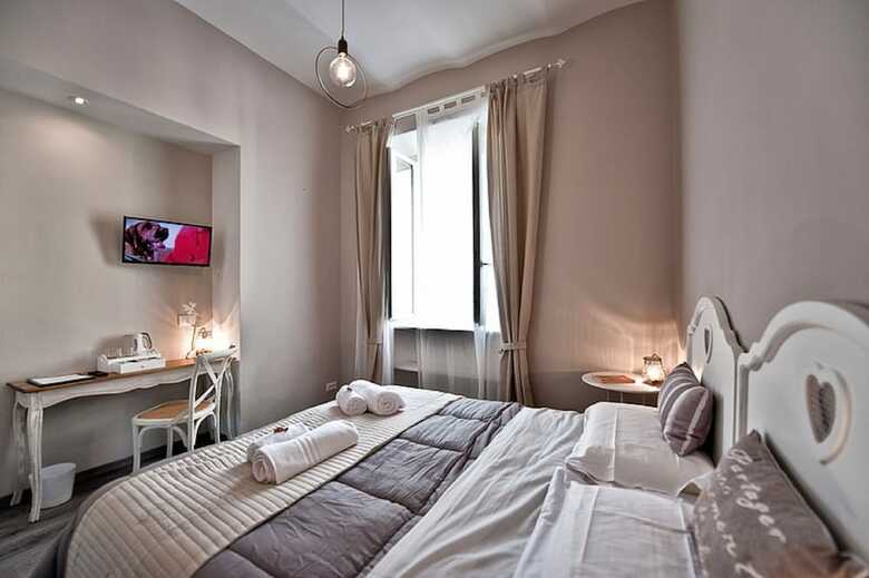Hotel Tinkerbell Roma