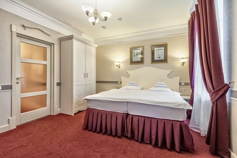 Hotel Amadeo By Friends