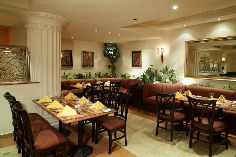 Hotel Pyramisa Downtown Residence