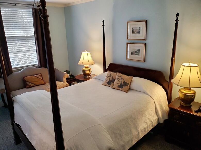 Bed & Breakfast Morehead Inn