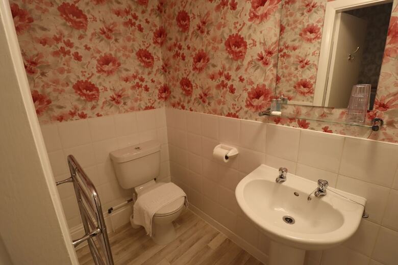 Raincliffe Hotel