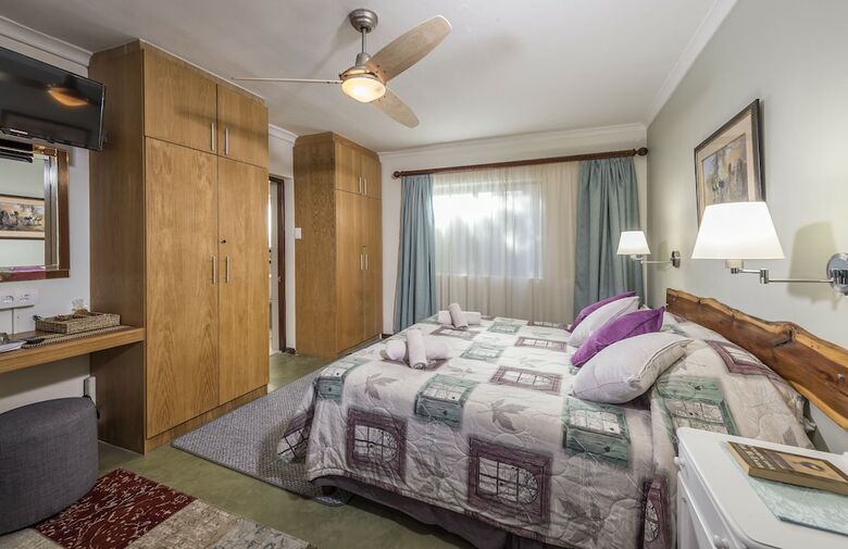 Bed & Breakfast Dungbeetle River Lodge