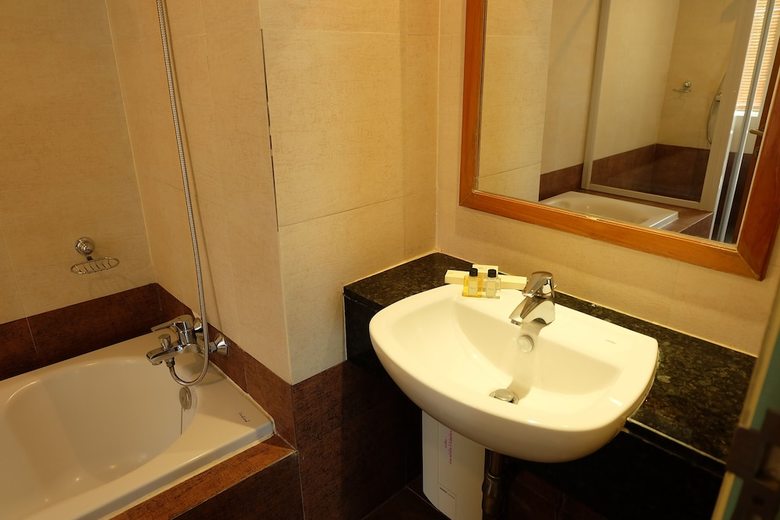 Hotel Green Mansion & Service Apartment