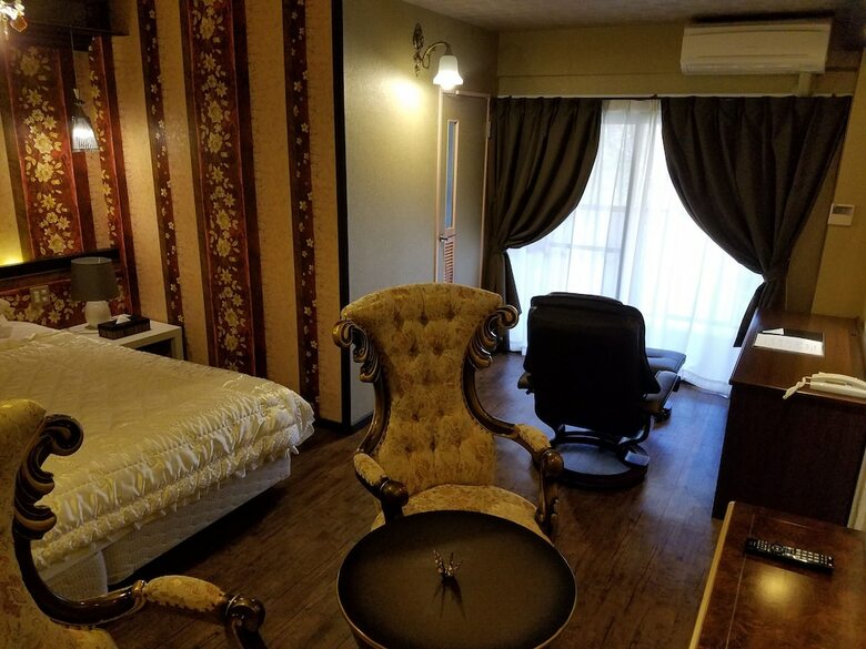 Yufuin Besso Shikisai Hotel