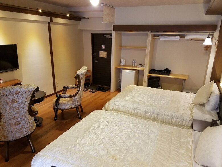 Yufuin Besso Shikisai Hotel