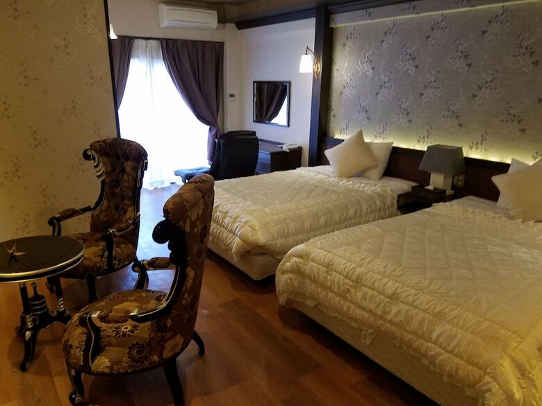 Yufuin Besso Shikisai Hotel