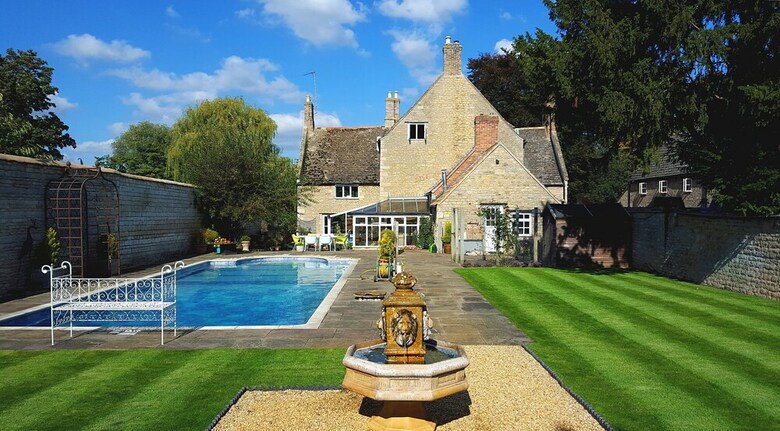 River Nene Cottages