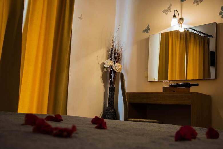 Theano Hotel