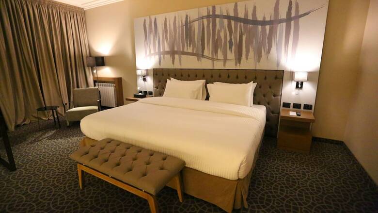 Mist Hotel And Spa By Warwick
