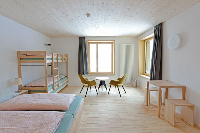 Hostal Youth Hostel St. Moritz