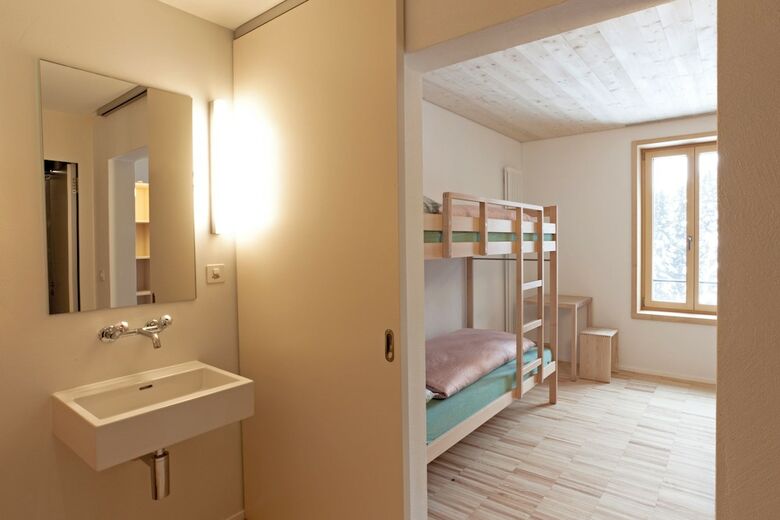 Hostal Youth Hostel St. Moritz