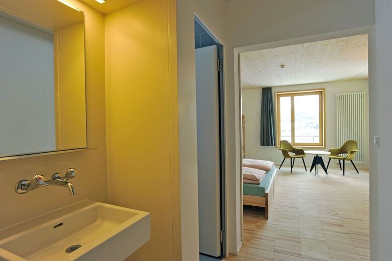Hostal Youth Hostel St. Moritz