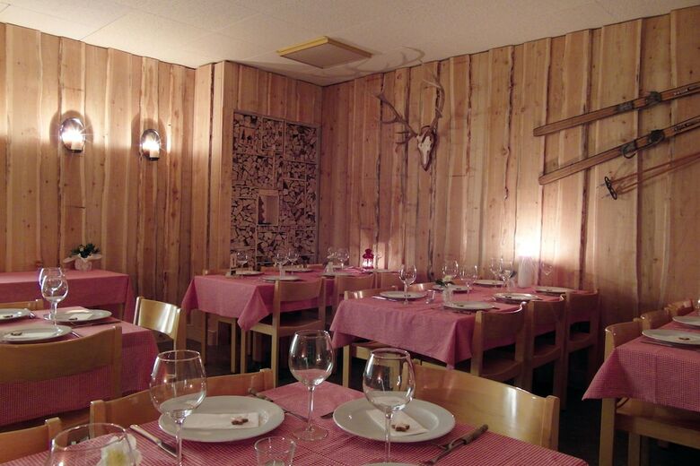 Hostal Youth Hostel St. Moritz