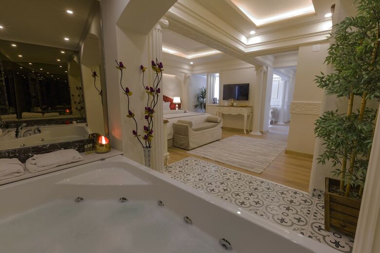 Andalouse Elegante Suite Hotel