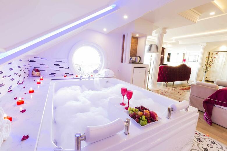 Andalouse Elegante Suite Hotel