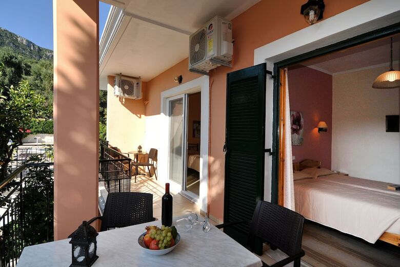 Hotel Marilena Studios