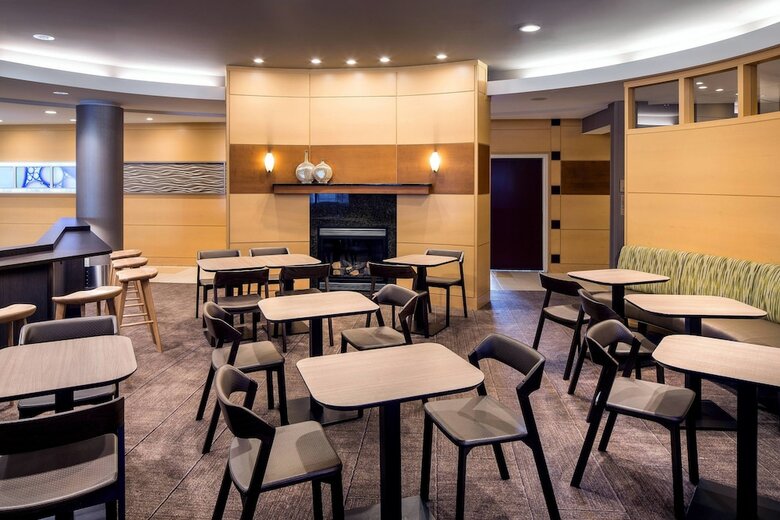 Hotel Springhill Suites By Marriott Bakersfield