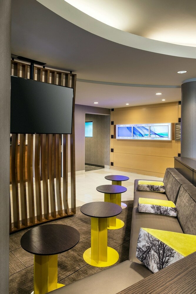 Hotel Springhill Suites By Marriott Bakersfield