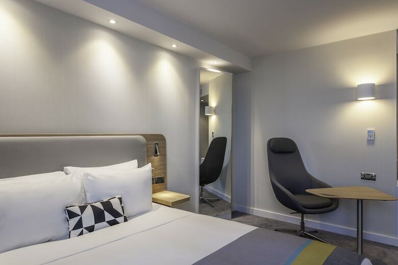 Holiday Inn Express Hotel Dublin Airport