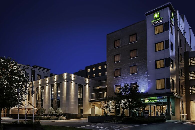 Holiday Inn Express Hotel Dublin Airport
