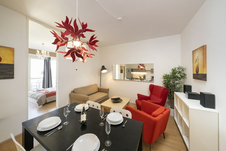 Hostal New Town - Apple Apartments