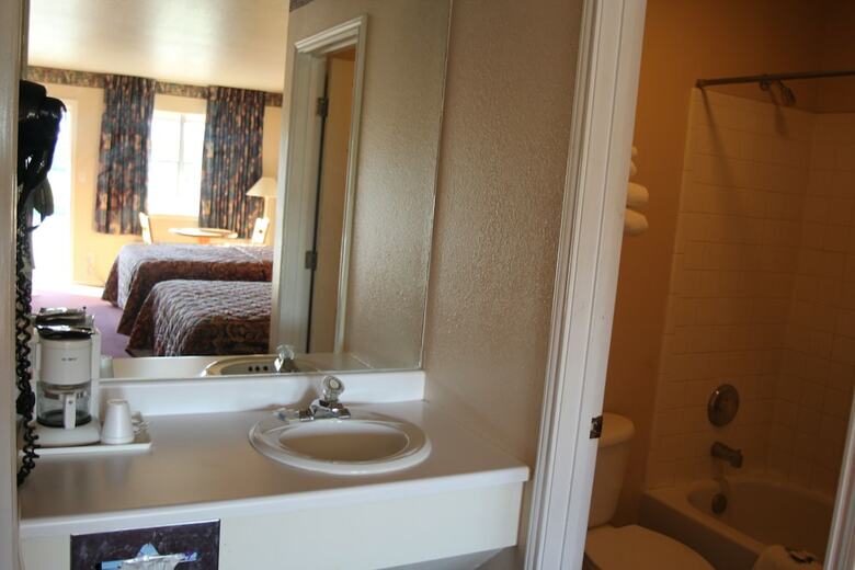 Motel Lakeside Inn & Suites