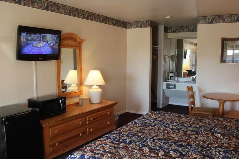 Motel Lakeside Inn & Suites