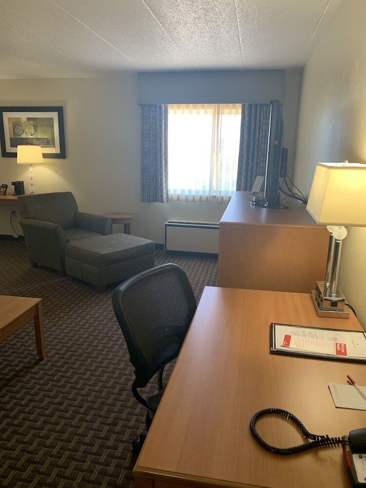 Hotel Ramada By Wyndham Marquette