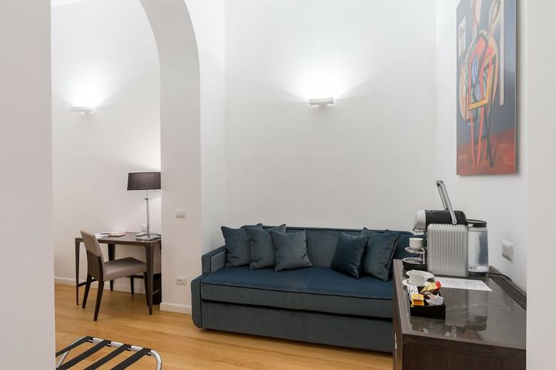 Hotel Les Diamants Spanish Steps Suite
