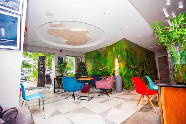 Urbano Hotel By Roots