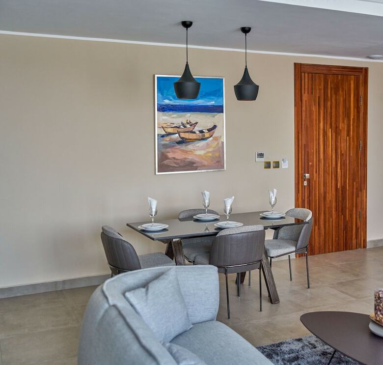 Urbano Hotel By Roots