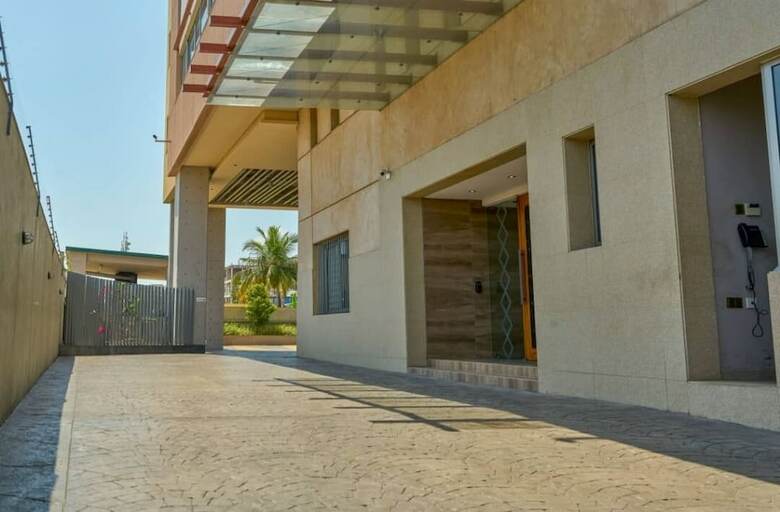 Urbano Hotel By Roots