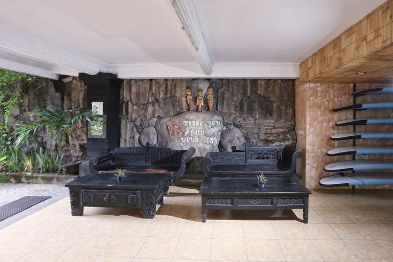 Hotel Reddoorz @ Poppies Lane 1