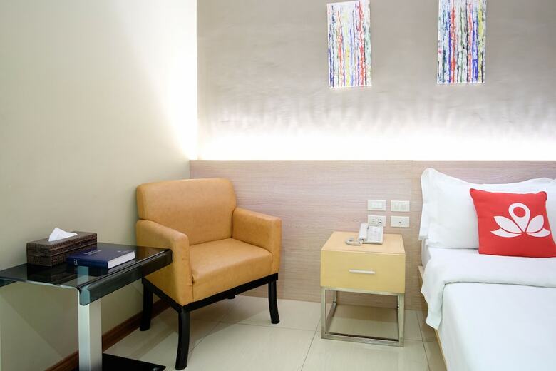 Zen Premium Dela Chambre Hotel Manila